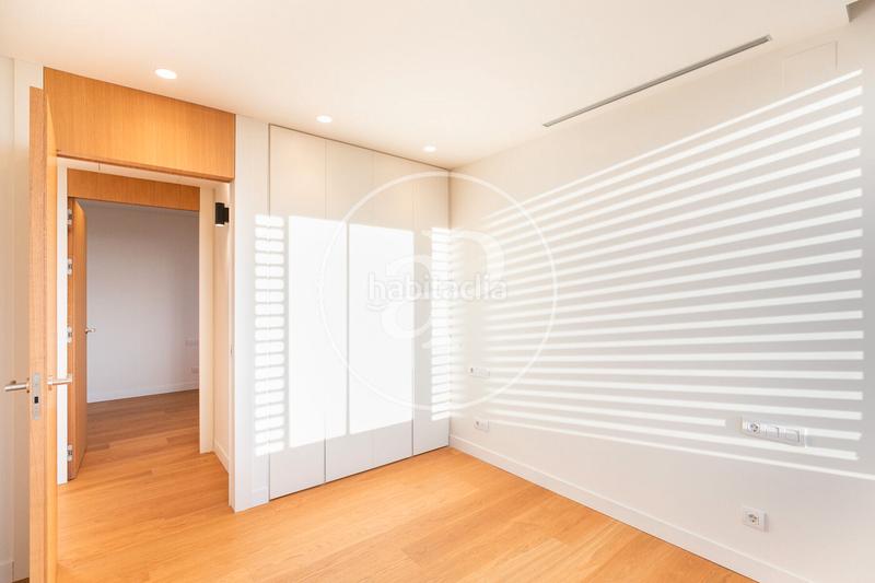 Foto 97888340-08b7-458d-aab2-ba96d9e56004. Affitto appartamento con riscaldamento parcheggio piscina in Barcelona