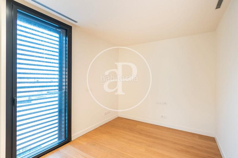 Foto e3133645-c1c2-43ba-becb-7d75814cb811. Affitto appartamento con riscaldamento parcheggio piscina in Barcelona