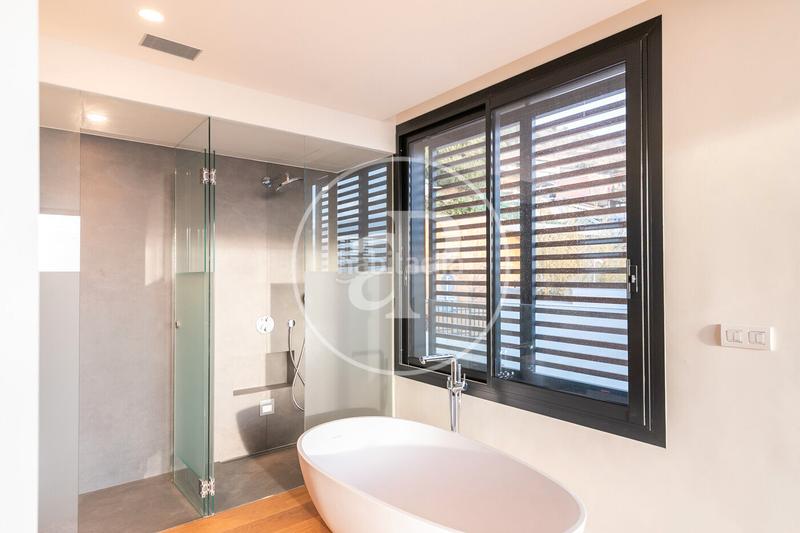 Foto b3e2151c-7cb5-4184-acb7-f11c2797eab3. Location appartement avec chauffage parking piscine dans Barcelona