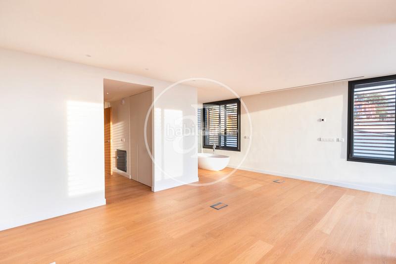 Foto 18fbbe33-0f54-4958-94cc-9b9d84ad3af9. Rent flat with heating parking pool in Sarrià Barcelona