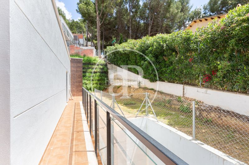 Foto fee9b324-c57d-4f53-ae95-6da7810c7175. Casa aparellada amb calefacció aparcament piscina a Chiva