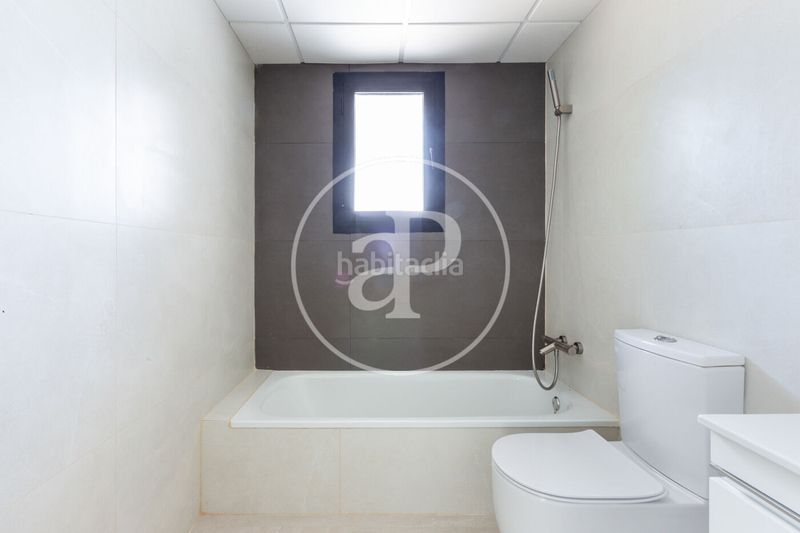 Foto d3e2c592-b2e6-46f7-a5e5-dc20d8086a0f. Casa aparellada amb calefacció aparcament piscina a Chiva