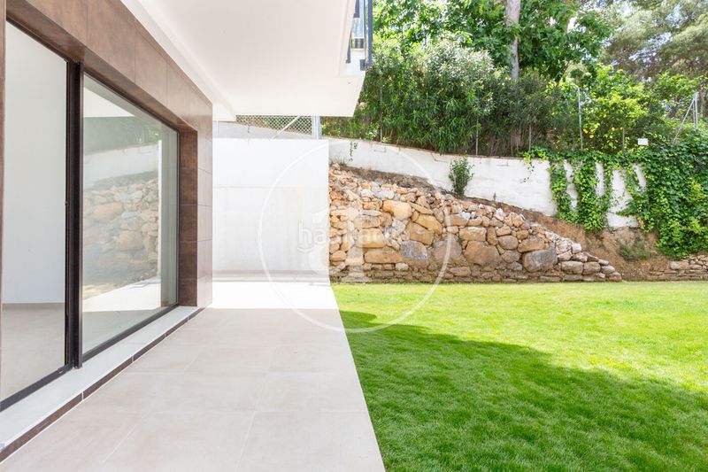 Foto d89dd63e-6118-4bf8-926e-dc0830fd8d12. Casa aparellada amb calefacció aparcament piscina a Chiva