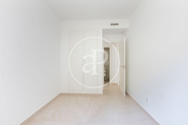 Foto f03cffba-e770-4054-a621-1ca840f38237. Casa aparellada amb calefacció aparcament piscina a Chiva