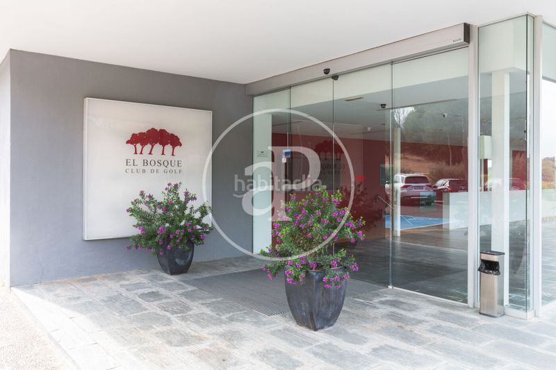 Foto f9456be1-d65b-4d82-bc44-59f9b2119aaf. Casa aparellada amb calefacció aparcament piscina a Chiva