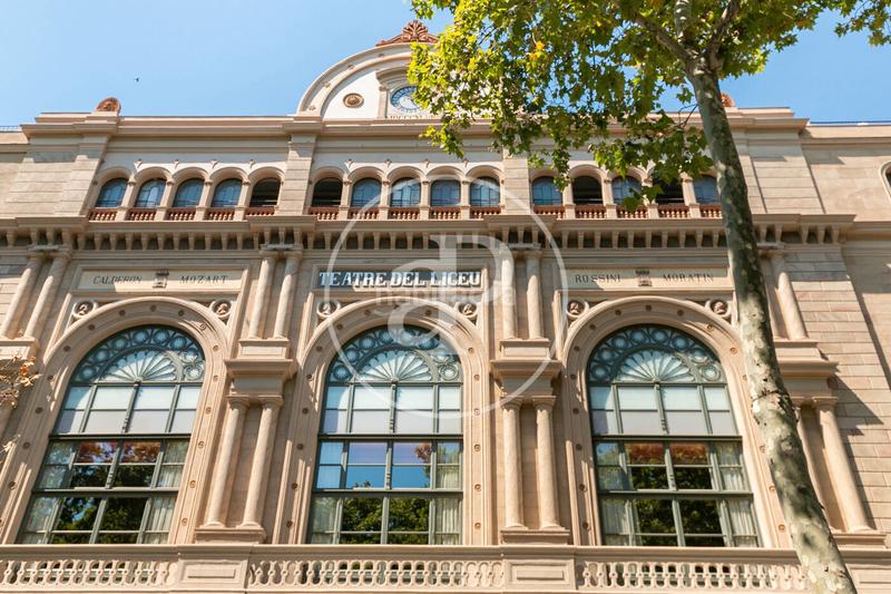 Foto 7f802879-a95d-4ce5-85a1-53d206294171. Miete etagenwohnung mit heizung parking in Gòtic Barcelona