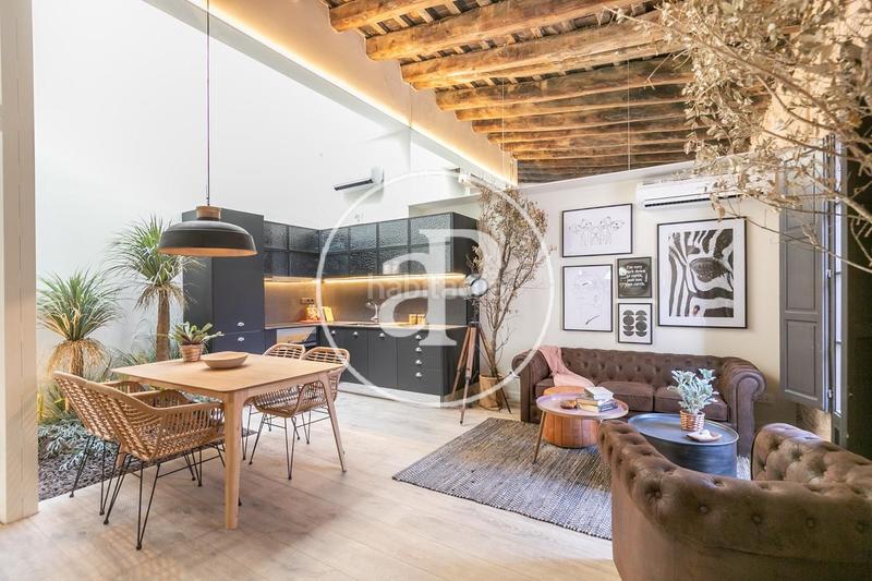 Foto 8225ff6d-6492-42a3-a83f-04510e4b7a27. Etagenwohnung mit heizung pool in Raval Barcelona