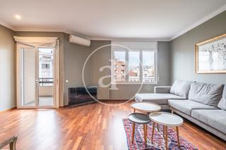 Miete Etagenwohnung  C/ de balmes. Piso en alquiler en carrer de balmes