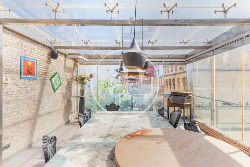 Foto 22e6fc2a-6dde-4565-90cd-9ab88fdbb2a2. Casa adosada  en venta junto a plaza españa en Valencia