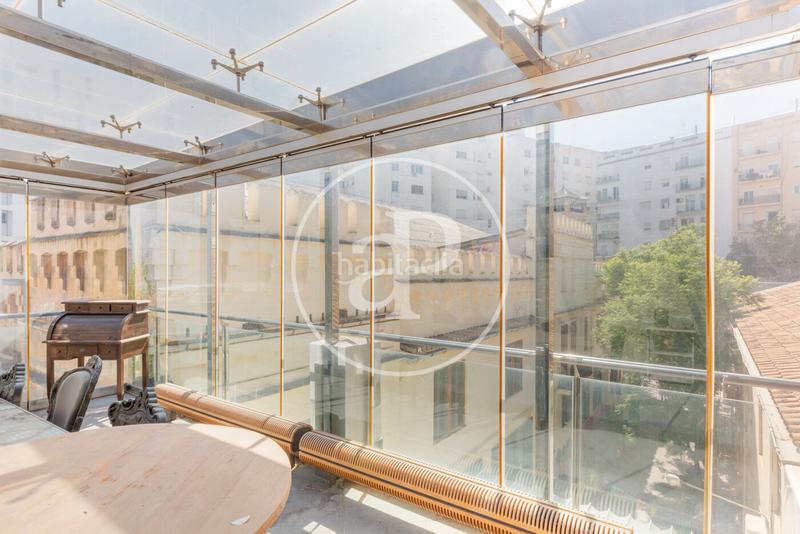 Foto 259ead53-ccf7-4855-b010-401176104e42. Casa adosada  en venta junto a plaza españa en Valencia