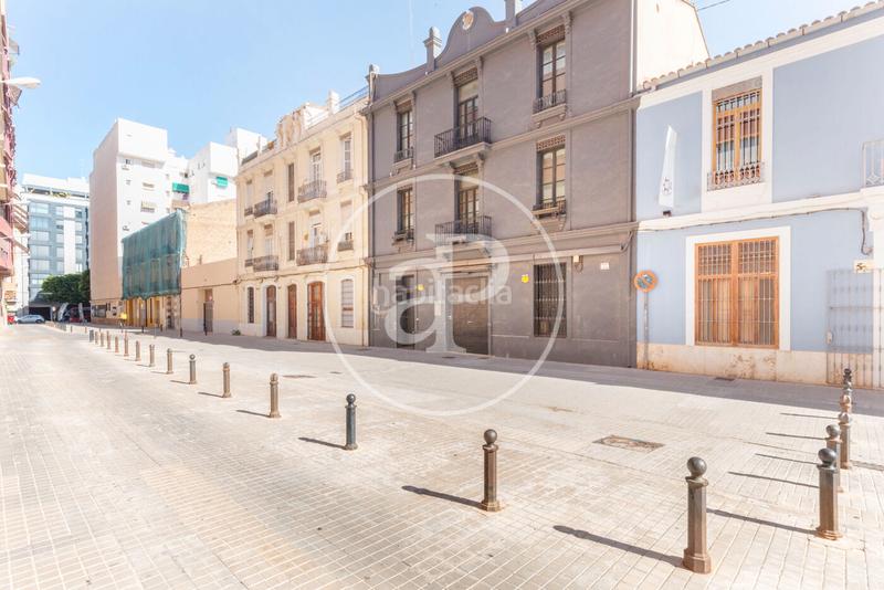 Foto 46e166a2-5797-453e-86da-ca5bf15c039b. Casa adosada  en venta junto a plaza españa en Valencia