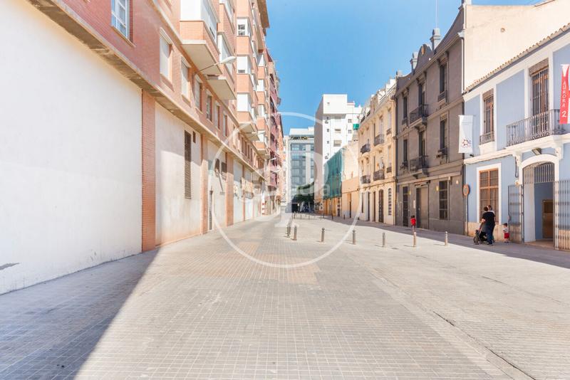 Foto bb0440f6-dea2-49d9-a34b-0610d819f387. Casa adosada  en venta junto a plaza españa en Valencia