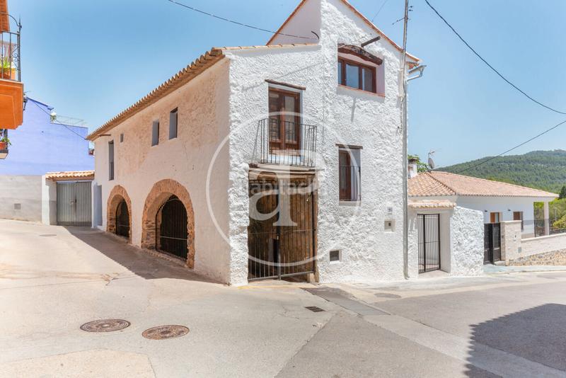 Foto 623d479c-2aad-4160-bde6-6fe96254d513. Casa pareada  en venta en Gaibiel