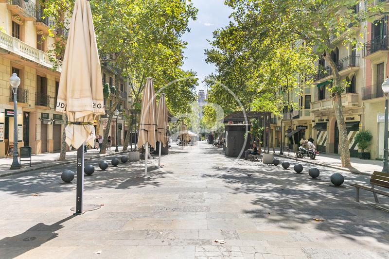 Foto 07770def-95ae-489a-9efb-0be20afdc75c. Casa adosada vivienda en venta, en la sagrada familia en Barcelona