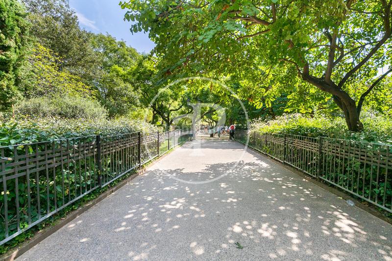 Foto 1d9c7f3f-dae5-45d3-90bb-e3e613380f1b. Casa adosada vivienda en venta, en la sagrada familia en Barcelona