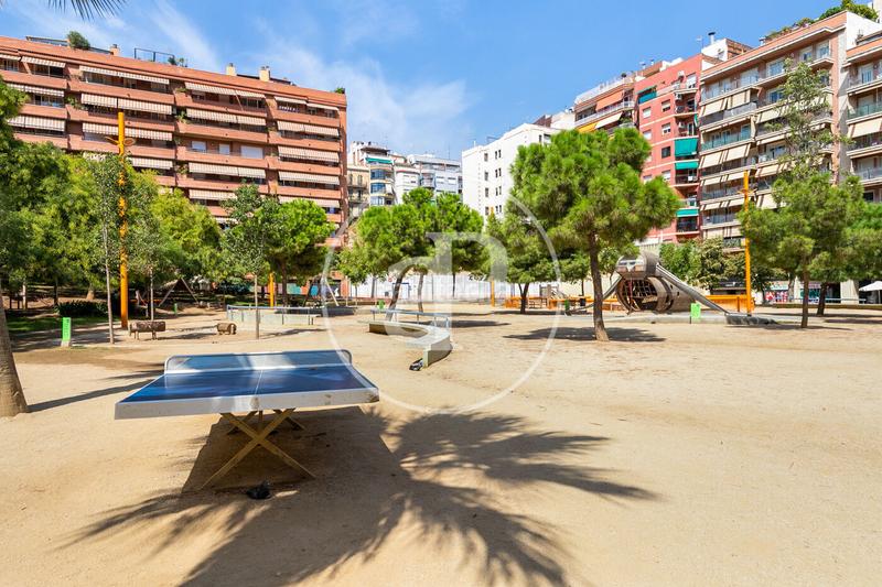 Foto 99b4b8e2-4c70-4579-9071-e6d529348245. Casa adosada vivienda en venta, en la sagrada familia en Barcelona