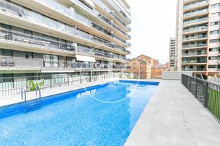 Pis  C/ d'eduard maristany. Casa en venta en la playa de badalona