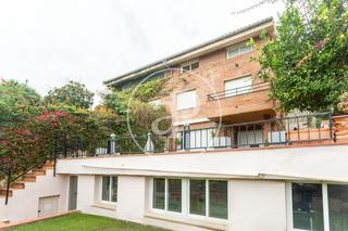 Location Maison jumelée  Carrer josep puigoriol. Casa en alquiler en teià