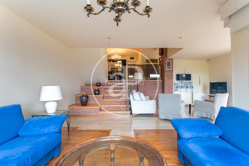 Foto caca5e02-d4ff-4061-ae80-b067c7dbe0e6. Location maison jumelée avec chauffage parking dans Teià