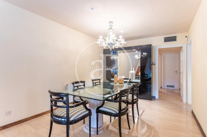 Foto d420a43d-bff2-48ca-ab0f-3a9b1e89ef2c. Location maison jumelée avec chauffage parking dans Teià