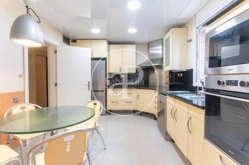 Foto d888e5b2-403c-43e6-8305-2acb7c939788. Location maison jumelée avec chauffage parking dans Teià