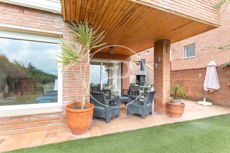 Foto e2bbd669-77d3-40e8-8c70-08b1c65ff8da. Location maison jumelée avec chauffage parking dans Teià