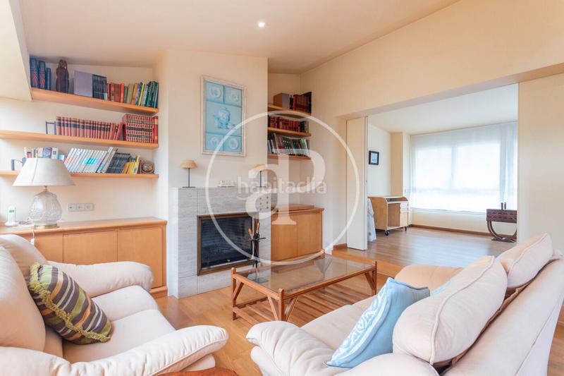 Foto f0f3b3b3-ce4f-4930-bb9d-1d1a716d8cbe. Location maison jumelée avec chauffage parking dans Teià