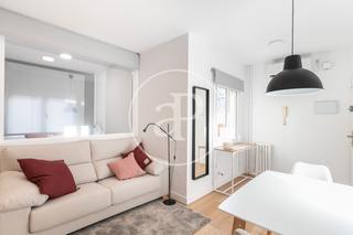 Rent Flat  C/ d'aragó. Piso en alquiler en la sagrada familia