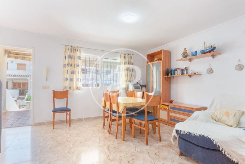 Foto ed696a90-5d07-491b-bf1e-d5e97877a401. Casa aparellada amb calefacció aparcament a Mareny de Barraquetes Sueca