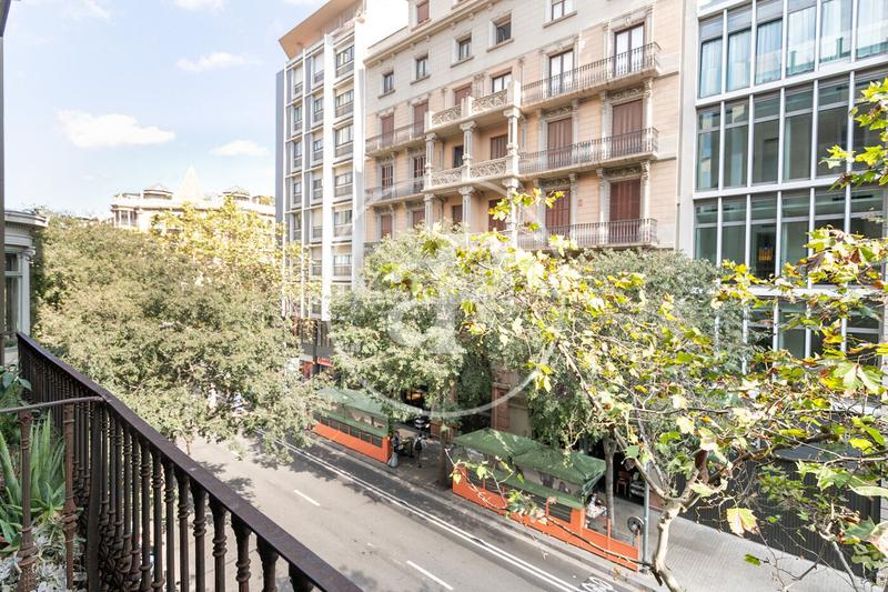 Foto dd9e0265-d90a-4ad4-8764-3567f920c883. Piso  en venta al lado de rambla de catalunya en Barcelona