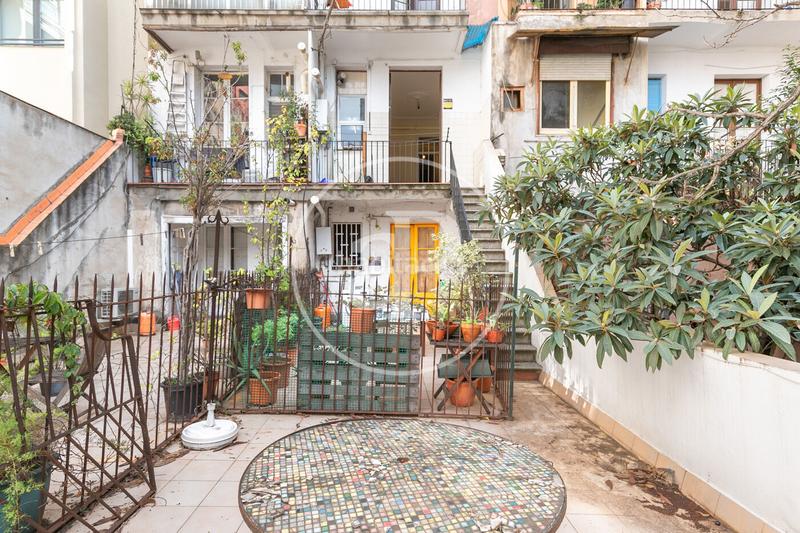 Foto f6e5075b-f58a-4943-9b76-c1d3a6601cb3. Piso  en venta al lado de rambla de catalunya en Barcelona