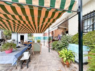 Maison à Centro-El Castillo. Chalet independiente en venta en albalat dels tarongers