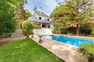 Lloguer Pis  Carrer méliès. Casa en alquiler en campolivar