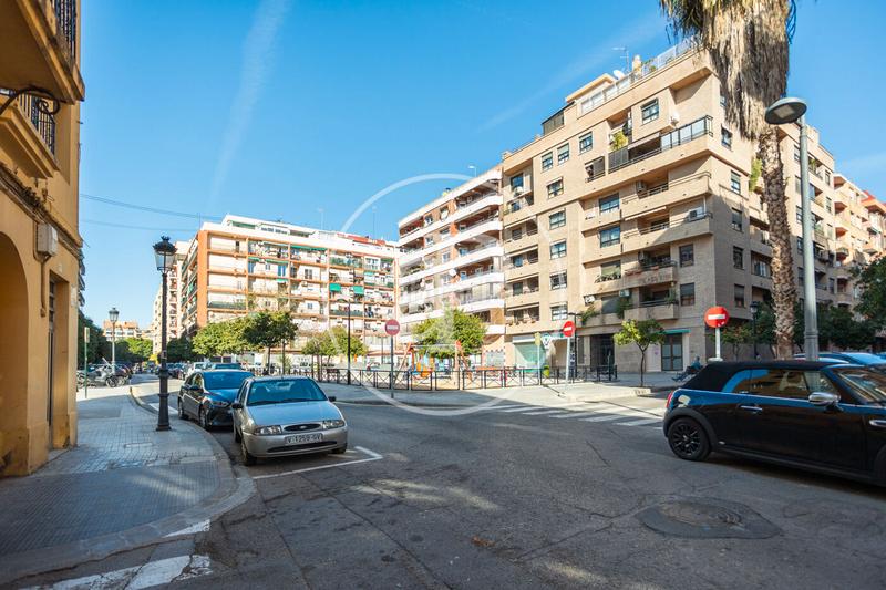 Foto 1fcef801-5934-458a-8ee4-465524ecdc36. Piso  en venta en patraix en Favara Valencia