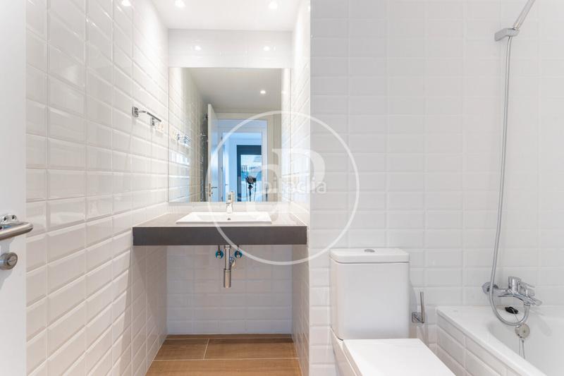 Foto 33dbebb3-36d3-4506-ab28-931fd0e6a8c3. Location appartement avec chauffage parking piscine dans Esplugues de Llobregat