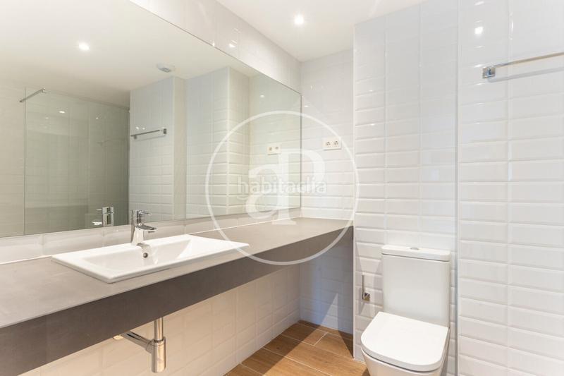 Foto d2d5cbd8-c1f5-47a9-85a5-32d663a8b562. Rent flat with heating parking pool in Finestrelles Esplugues de Llobregat