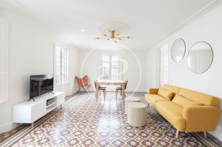 Rent Flat  Pl. de sant jaume. Piso de lujo en alquiler en el gótico