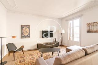 Miete Etagenwohnung  Carrer de gravina. Piso en alquiler al lado de plaza catalunya