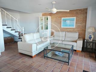 Location Appartement  Avinguda de les torres del mar. Chalet en alquiler en el perelló