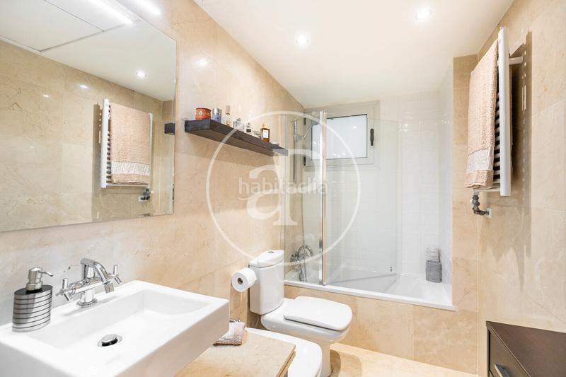 Foto 1eb74656-39d1-4ef0-baa0-e30141f7bd3f. Piso  en venta en calle josep maria jujol en Vallcarca - Penitents Barcelona