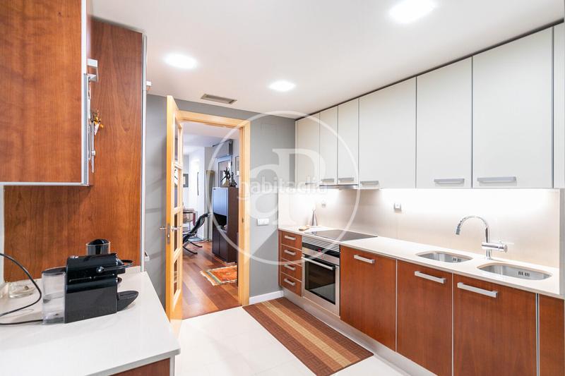 Foto 4fae0b03-ab74-4e66-a240-8546861705bf. Piso  en venta en calle josep maria jujol en Vallcarca - Penitents Barcelona