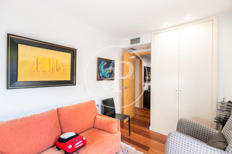 Foto 6738d606-2e3e-4fa5-8ac1-f70b07adafa5. Piso  en venta en calle josep maria jujol en Vallcarca - Penitents Barcelona