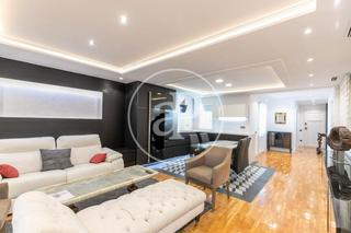 Rent Flat  C. del consell de cent. Piso en alquiler en eixample