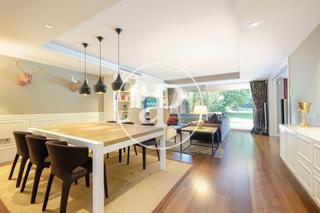 Maison  Plaça tres places. Casa reformada, con jardín y piscina, en venta en frente del gol