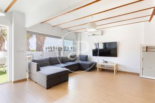 Rent Penthouse  C/ d'eugènia viñes. Ático de lujo en alquiler en la malvarrosa