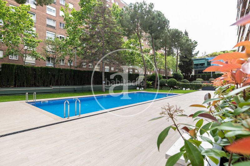 Foto 39a64071-8c42-49ec-b6e6-e6ce567dd35b. Pis amb calefacció aparcament piscina a Pedralbes Barcelona