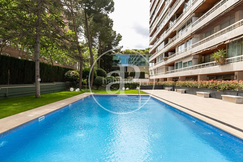 Foto 54f7226d-d687-4a28-b532-4636c3a7ab96. Pis amb calefacció aparcament piscina a Pedralbes Barcelona