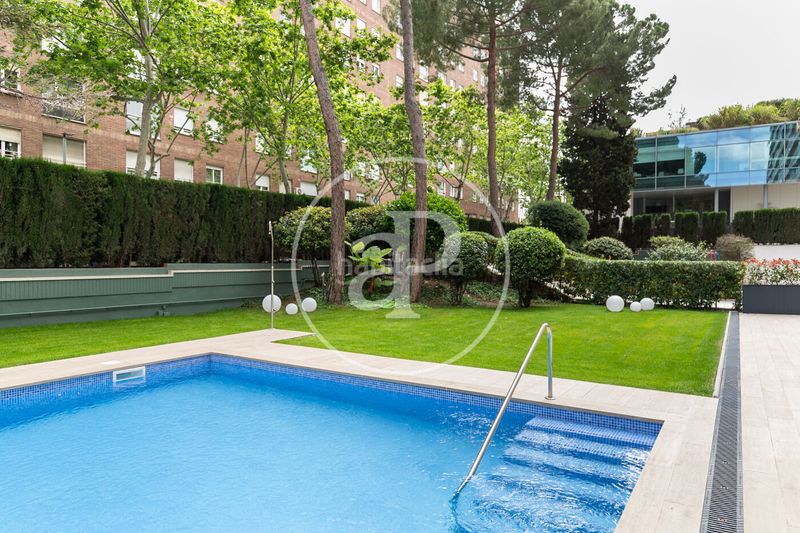 Foto a48a3f52-74b4-45a9-b3c7-2798fabea02d. Pis amb calefacció aparcament piscina a Pedralbes Barcelona