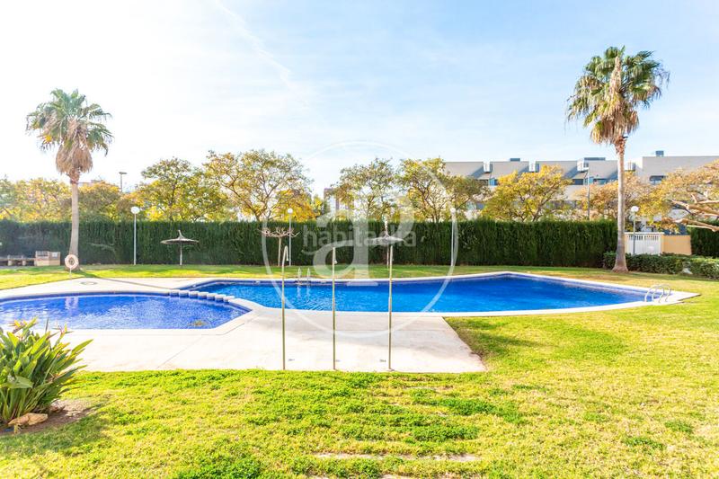 Foto 6a21a4c7-0d58-42aa-8f3d-cd10f008e894. Location attique avec chauffage parking piscine dans Pobla de Farnals (la)