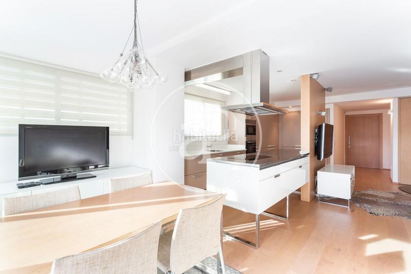 Foto 0ebbbc80-81b7-412f-815a-e05745af7f31. Rent penthouse with heating parking pool in Platja de la Pobla de Farnals Pobla de Farnals (la)